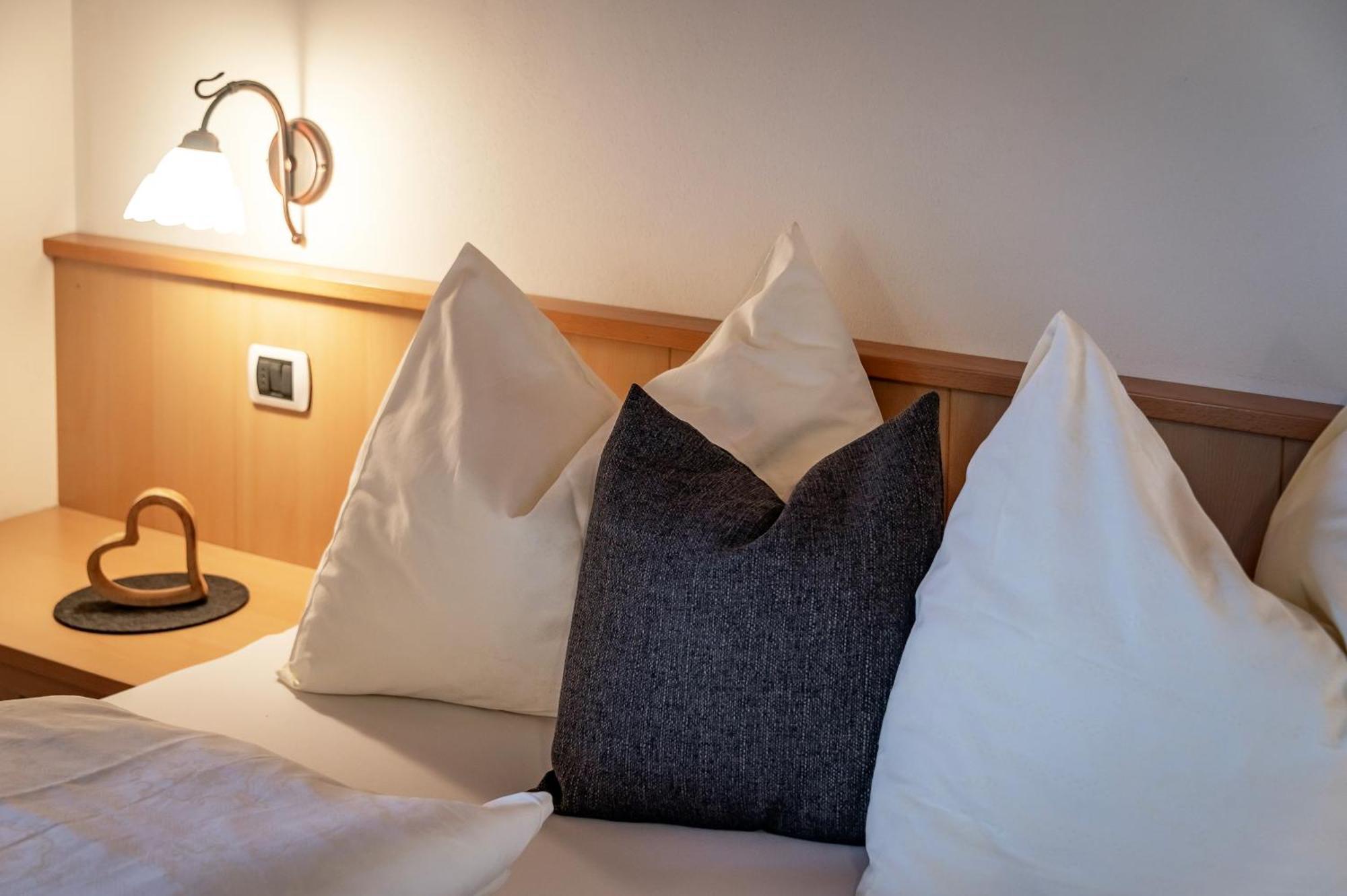Trinnerhof- Hof Chalets Und Obsthof Mit Zimmer Natz-Schabs ภายนอก รูปภาพ