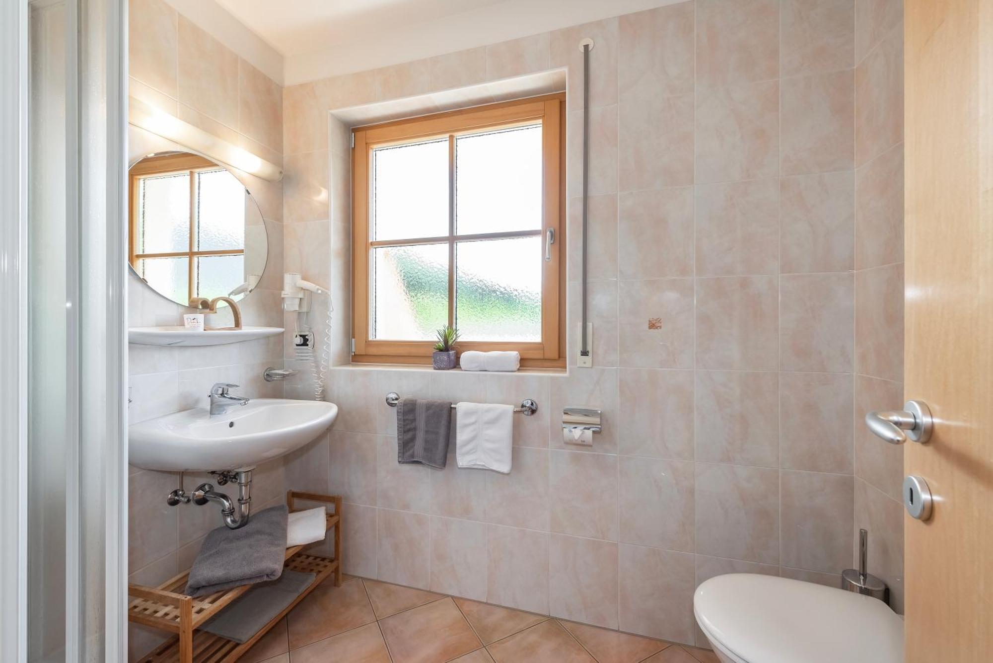 Trinnerhof- Hof Chalets Und Obsthof Mit Zimmer Natz-Schabs ภายนอก รูปภาพ