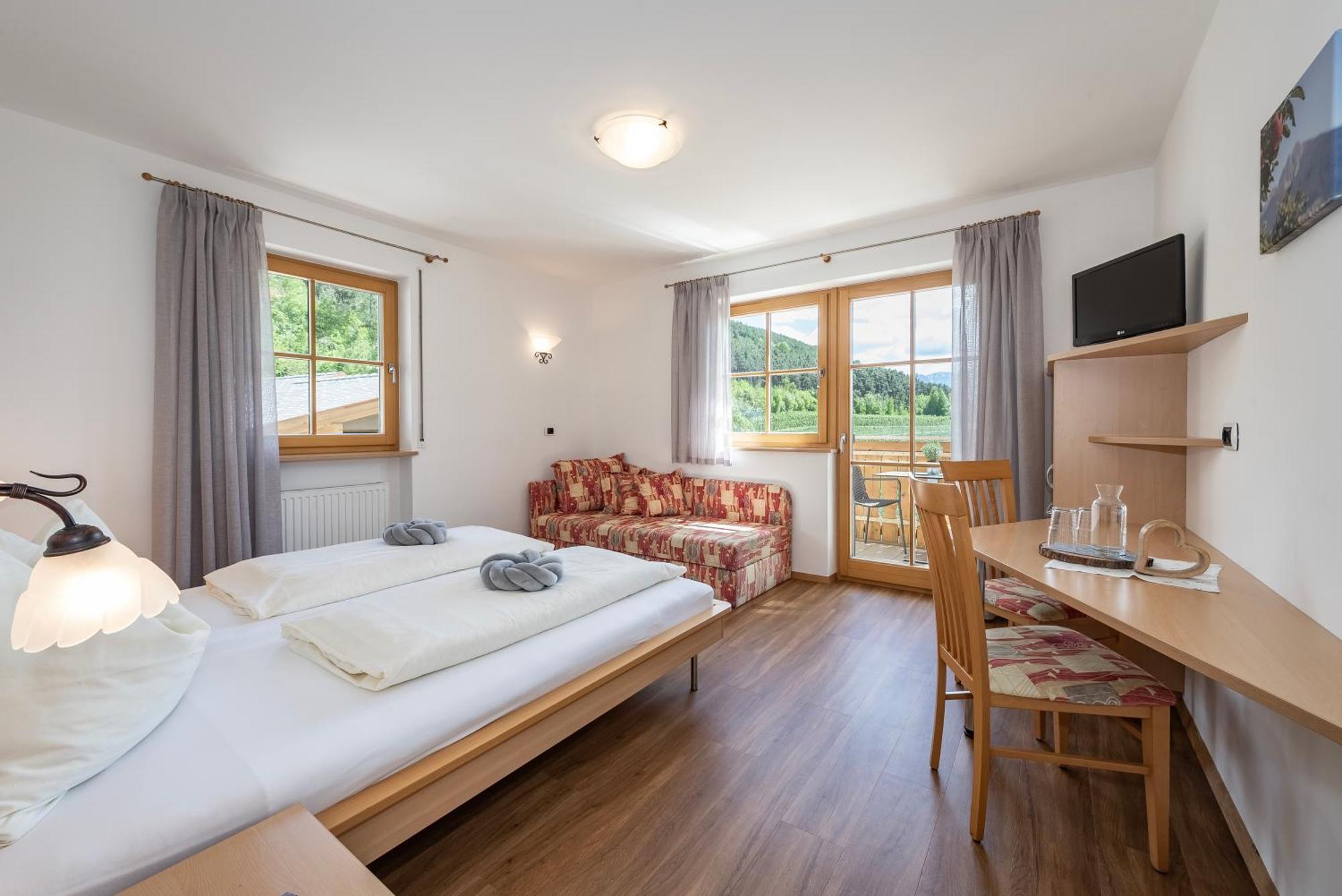 Trinnerhof- Hof Chalets Und Obsthof Mit Zimmer Natz-Schabs ภายนอก รูปภาพ