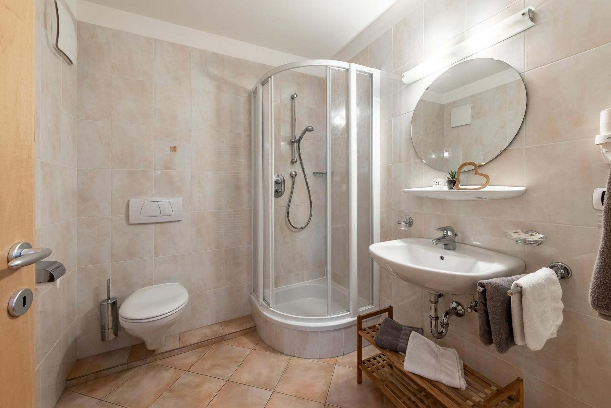 Trinnerhof- Hof Chalets Und Obsthof Mit Zimmer Natz-Schabs ภายนอก รูปภาพ
